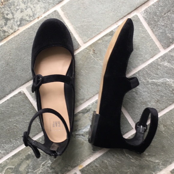GAP Shoes - Gap Velvet Mary Jane Ballet Flats GAP Shoes - Gap Velvet Mary Jane Ballet Flats